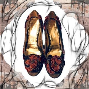 BCBGMaxAziria vintage heels EUC